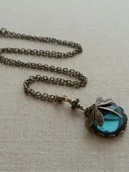 Jewelry - Vintage-Inspired Silver Necklace with Teal Pendant